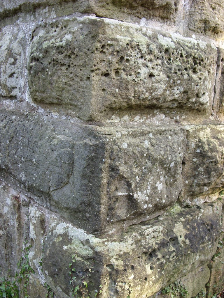 Schildmauerfuß, nordwestliche Ecke