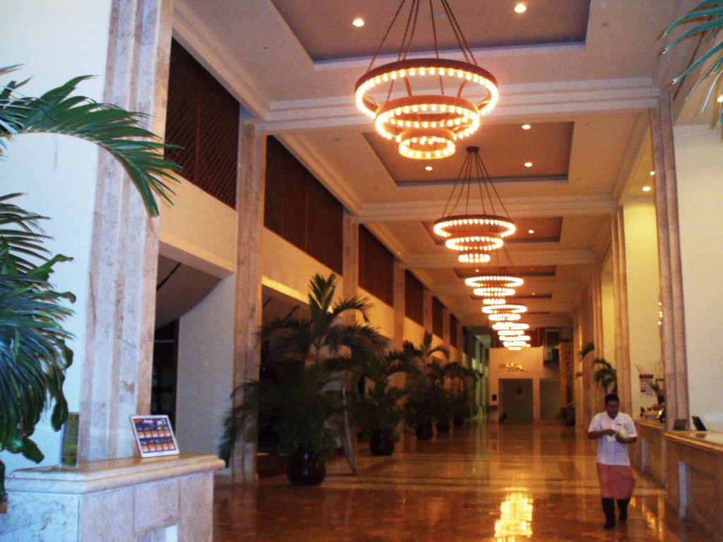 10-08-2009 Corridoio della Reception Hilton