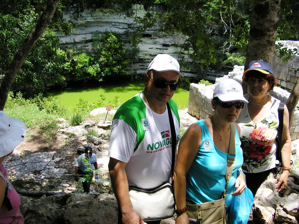 05-08-2009 Foto al Cenote Chichen Itza