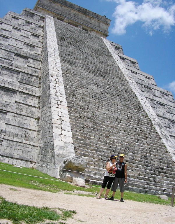 05-08-2009 Io e Anna alla Piramide di Kukulcan