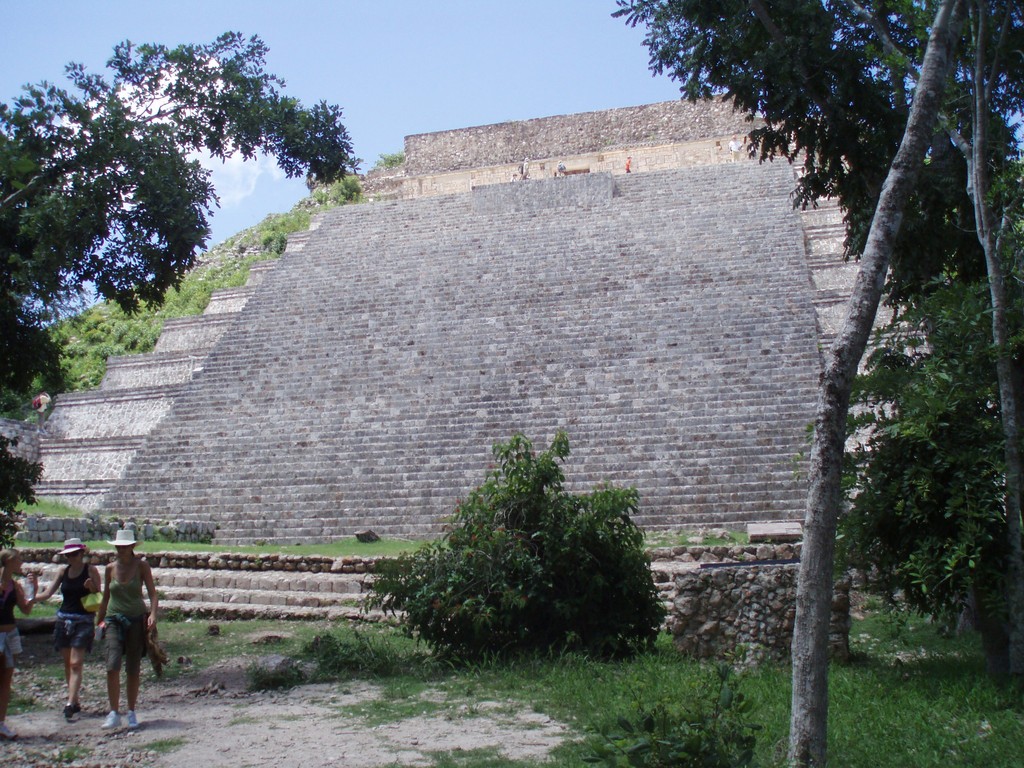 06-08-2009 La Gran Piramide Uxmal