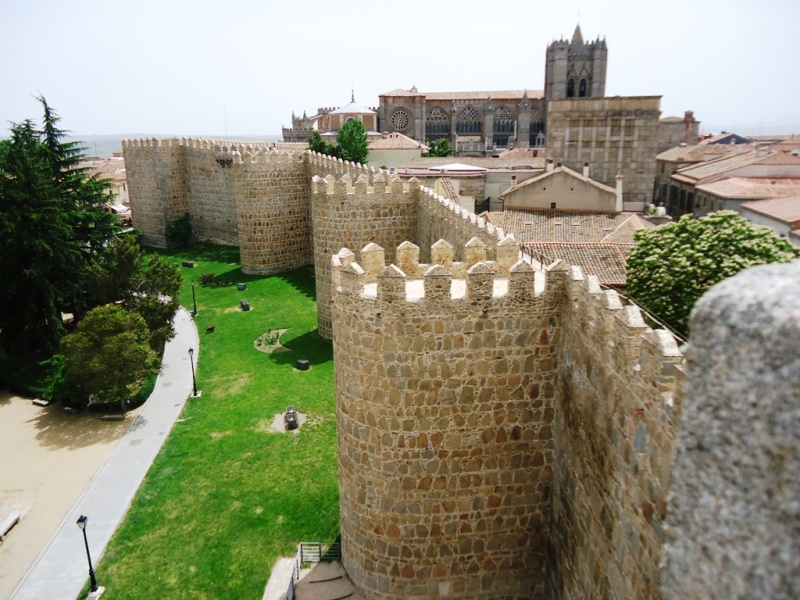 Авила - город за крепостными стенами