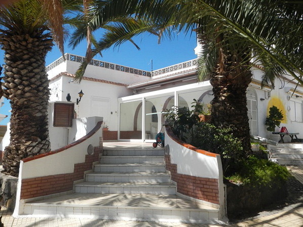 Eingangstreppe vom Chalet mit Gästehaus bei La Chayofa zum Kauf auf Teneriffa