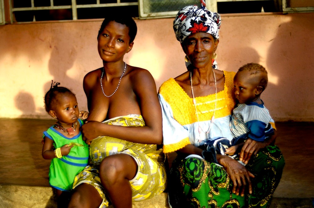 Survival of the youngest - UNICEF - Sierra-Leone © François Struzik - simply human 2007