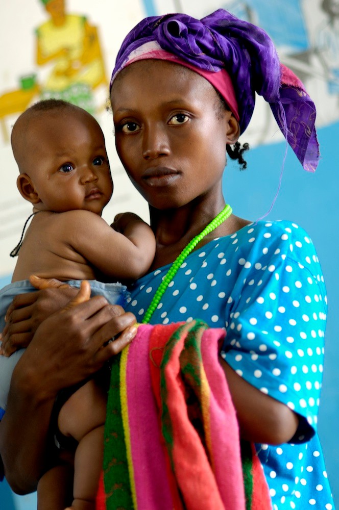 Survival of the youngest - UNICEF - Sierra-Leone © François Struzik - simply human 2007