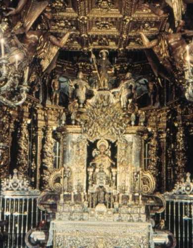 Le maître-autel de la cathédrale. 