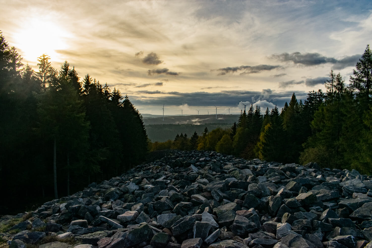 Sonnenuntergang am keltischen Ringwall