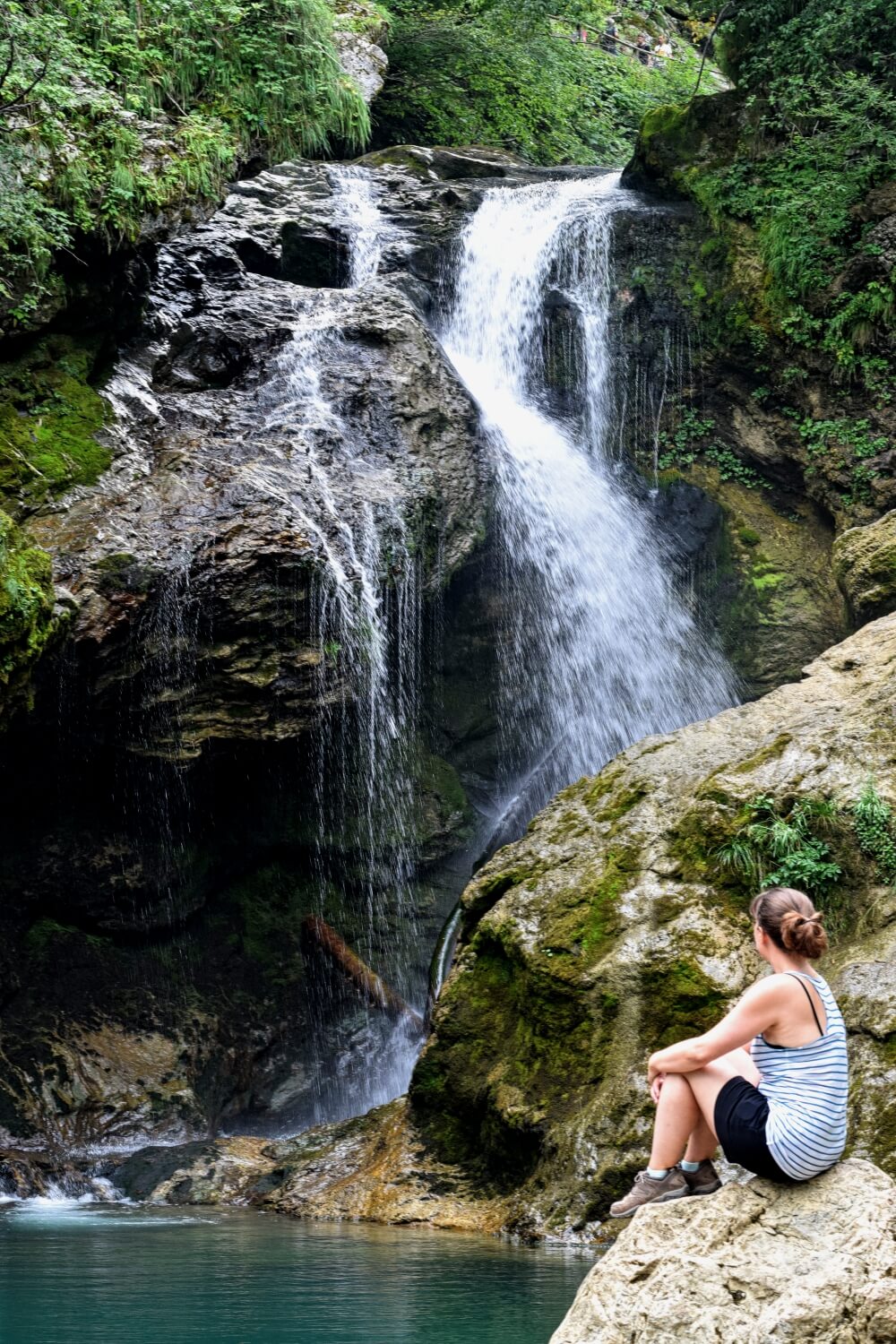 Am Ende der Klamm wartet der Šum-Wasserfall