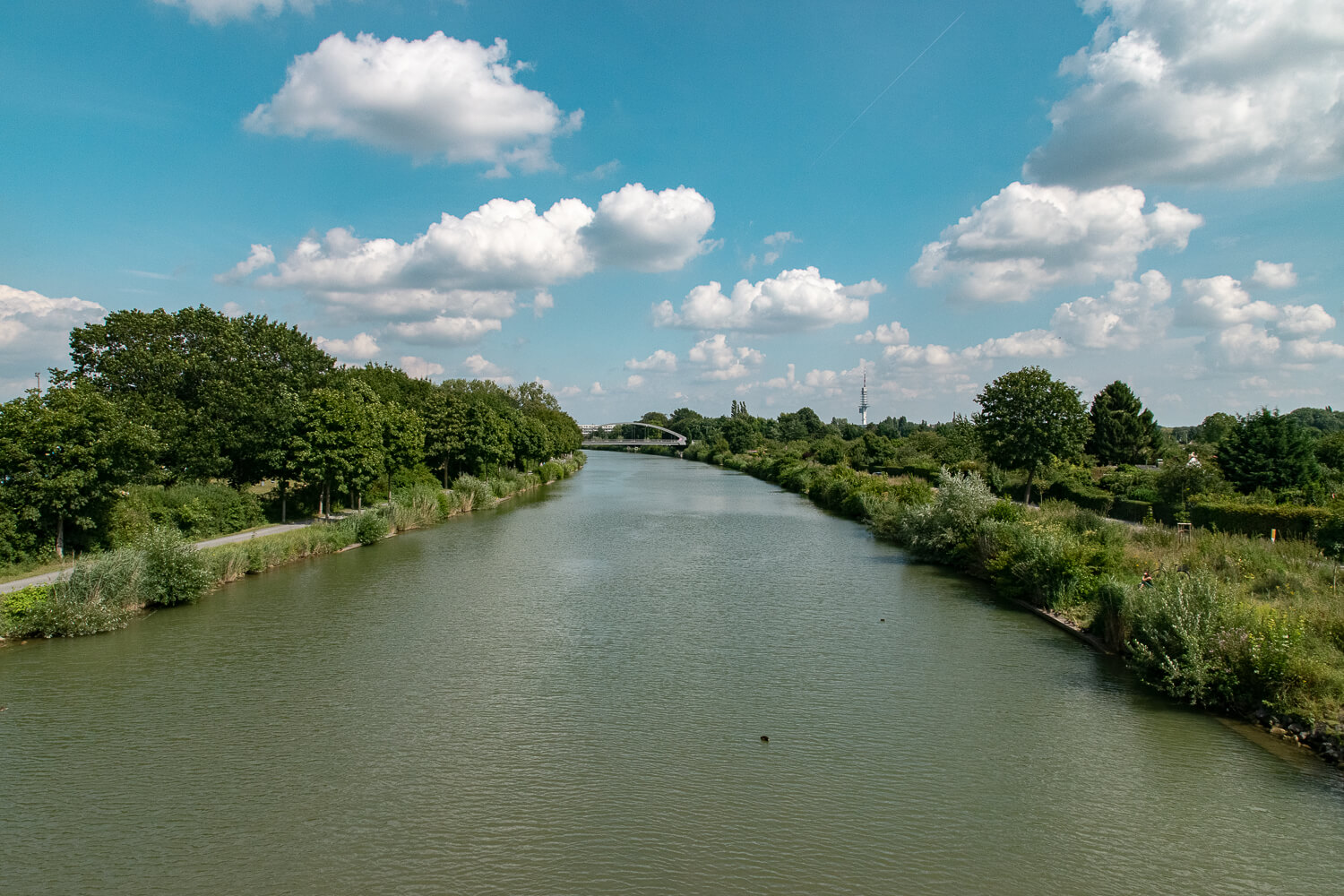 Der Mittellandkanal fließt ganz ruhig daher