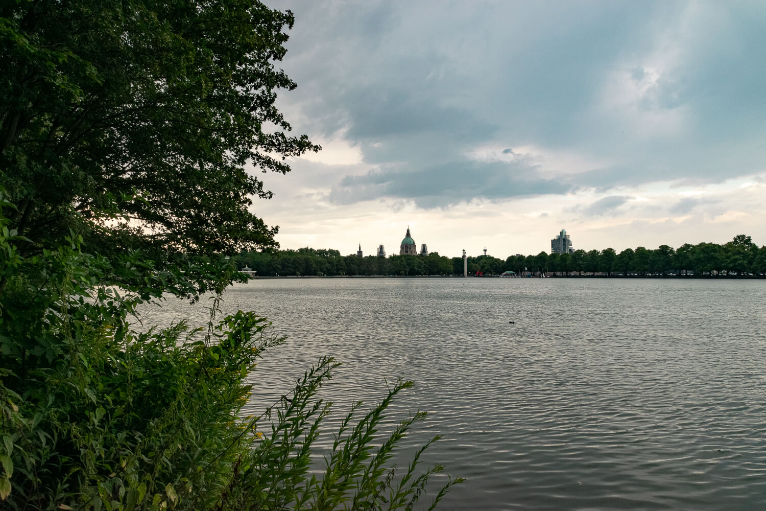 Maschsee mit Hannovers Skyline