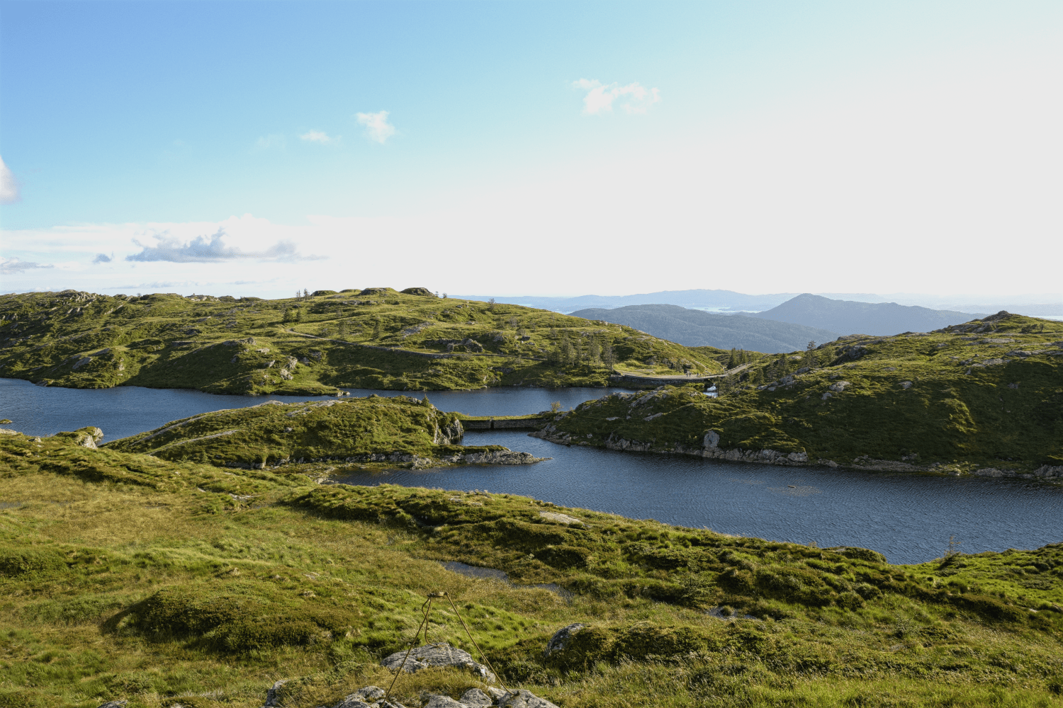 ...und vorbei an wunderschöner Landschaft