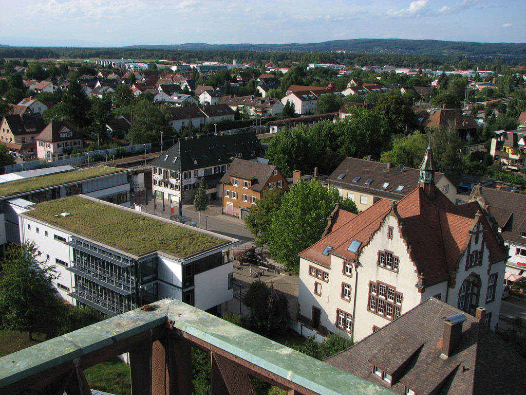 Ausblick der Kirchturmbewohner auf Denzlingen