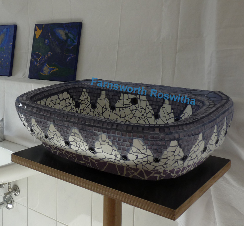 BAD VOM KÜNSTLER - RAUMGESTALTUNG UND WASCHBECKEN MIT MOSAIK, KUNST AM