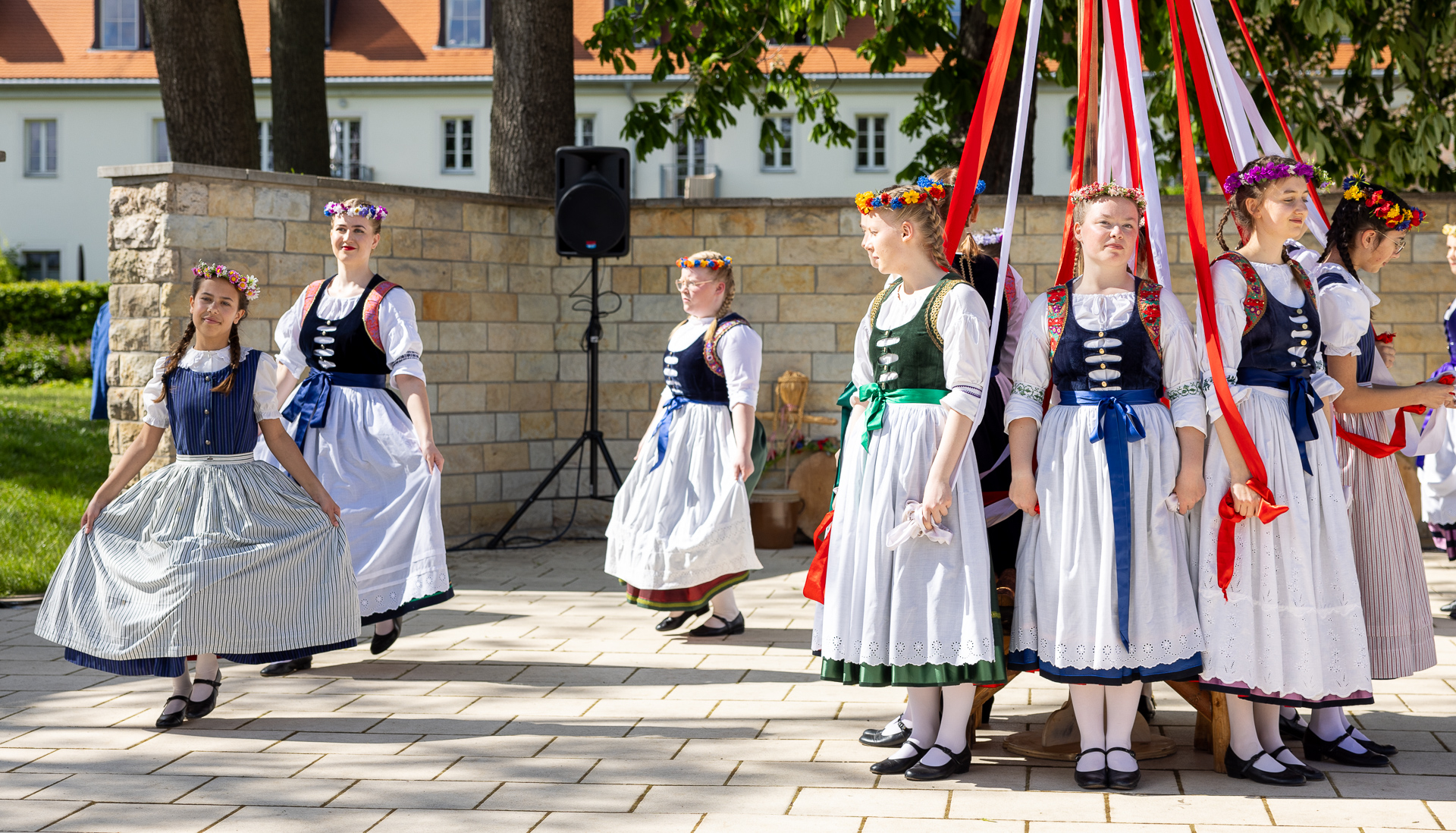 Jugendgruppe 11-18 Jahre (Tanzleiterin: Kristin), dienstags 17:30 bis 19:30 Uhr