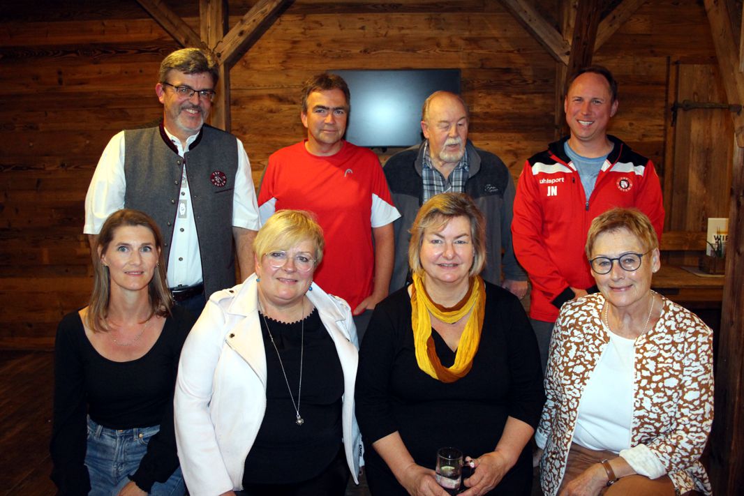 Alte und neue Abteilungsleiter und Vorstände