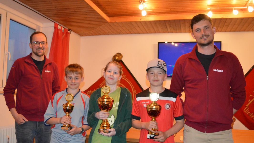 Glückliche Gewinner der Schülerklasse