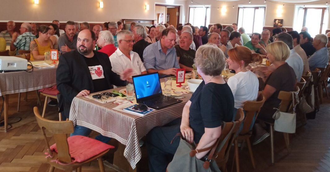 Der gut gefüllte Saal beim Salvatore e Massimo