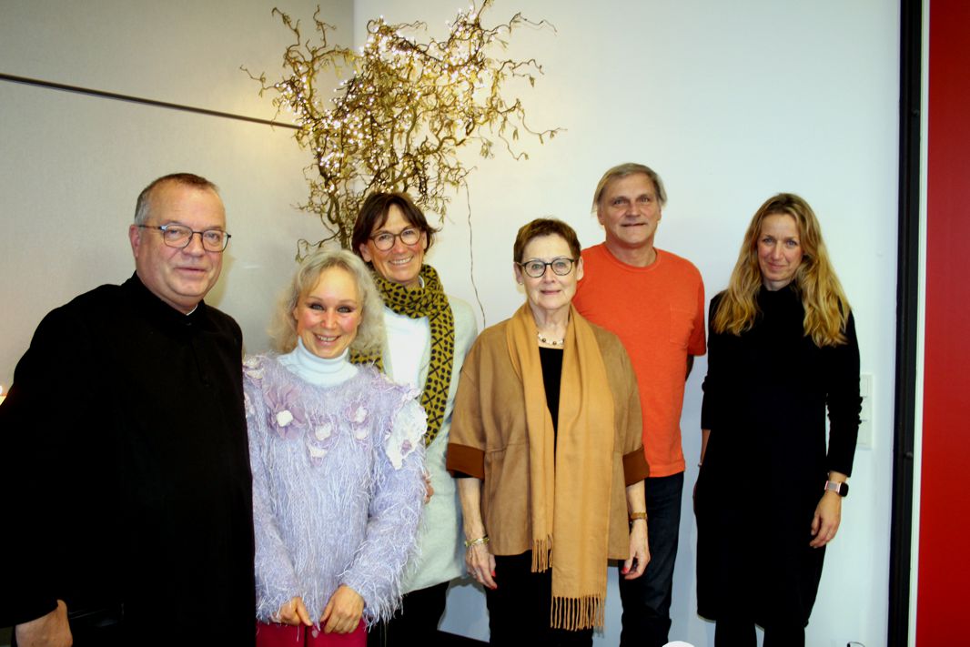 Frater Emmanuel, Ingrid Freundl, Renate Steinbichler, Maria Rummel, Peter Fichter und Maria Heissdörfer