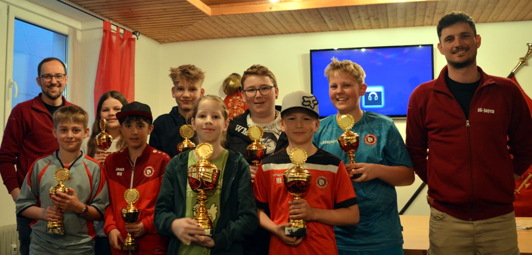 Glückliche Gewinner der Schülerklasse