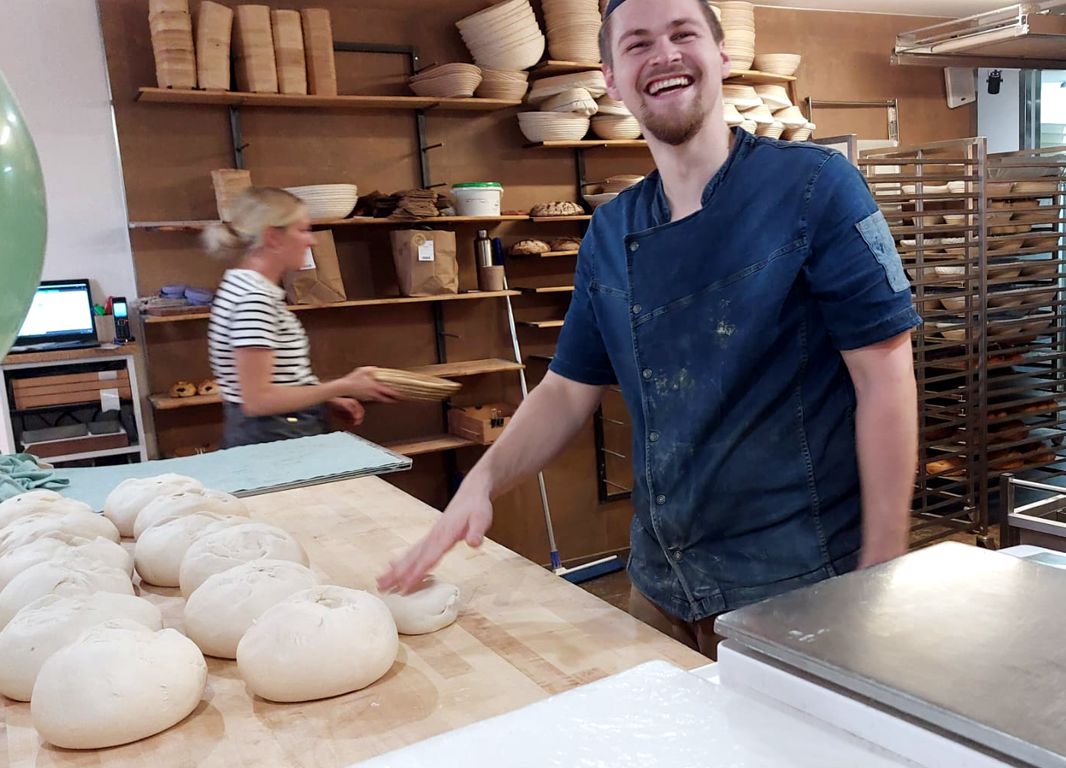 Manuels Spezialität: das Backen der Laiblinge