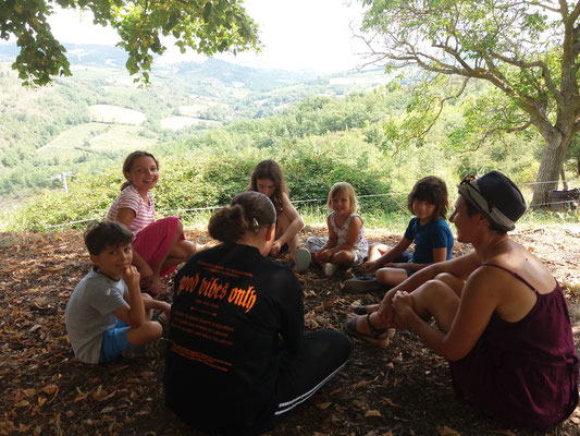 Children yoga and holidays in the Pyrenees