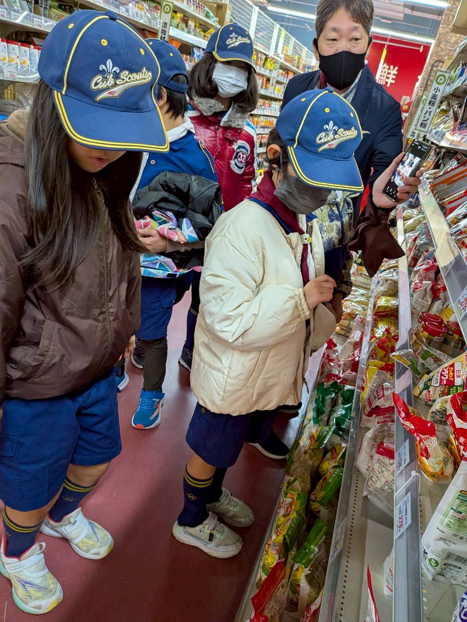 まずはお買い物から