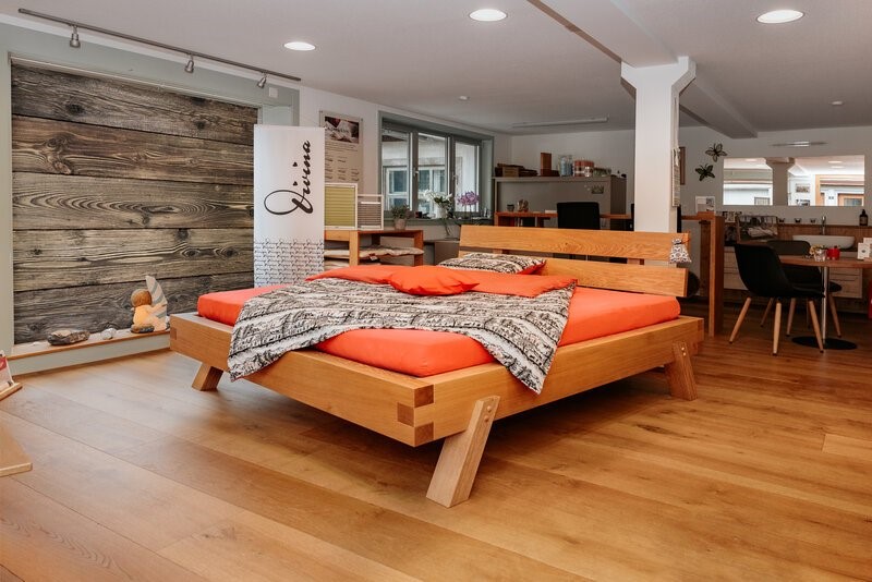 Eichenbett rustikal elegant