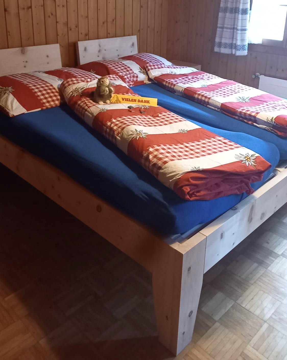 Arven Bett roh, mit dem natürlichen Bettinhalt von #hüslernestlungern