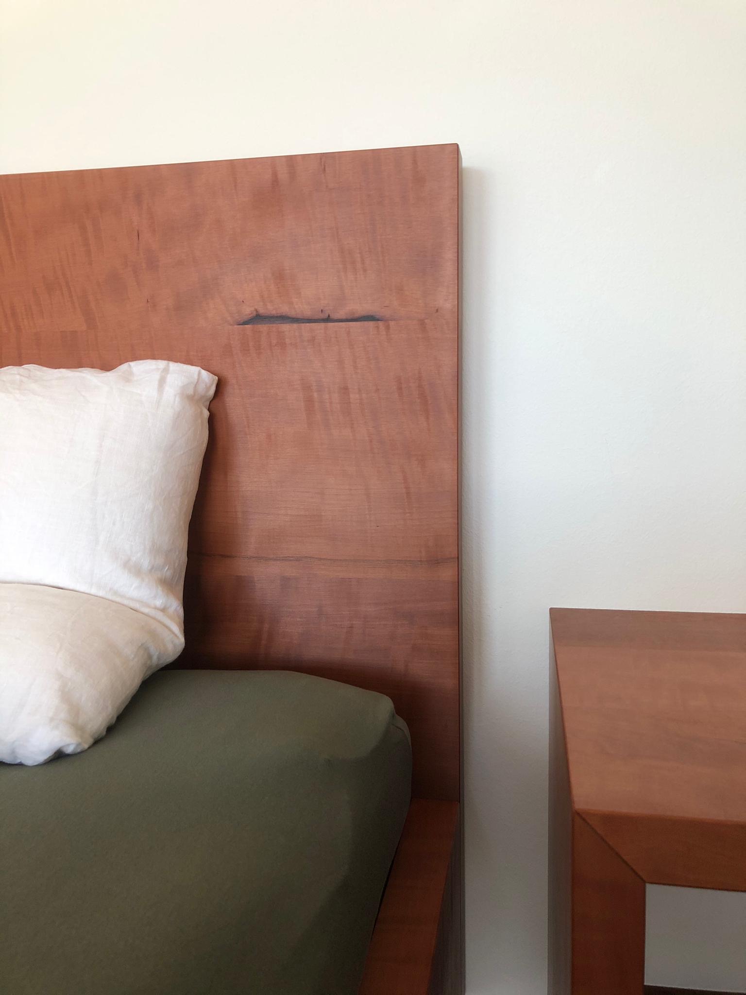 Birnen Holz Bettgestell- Natur pur