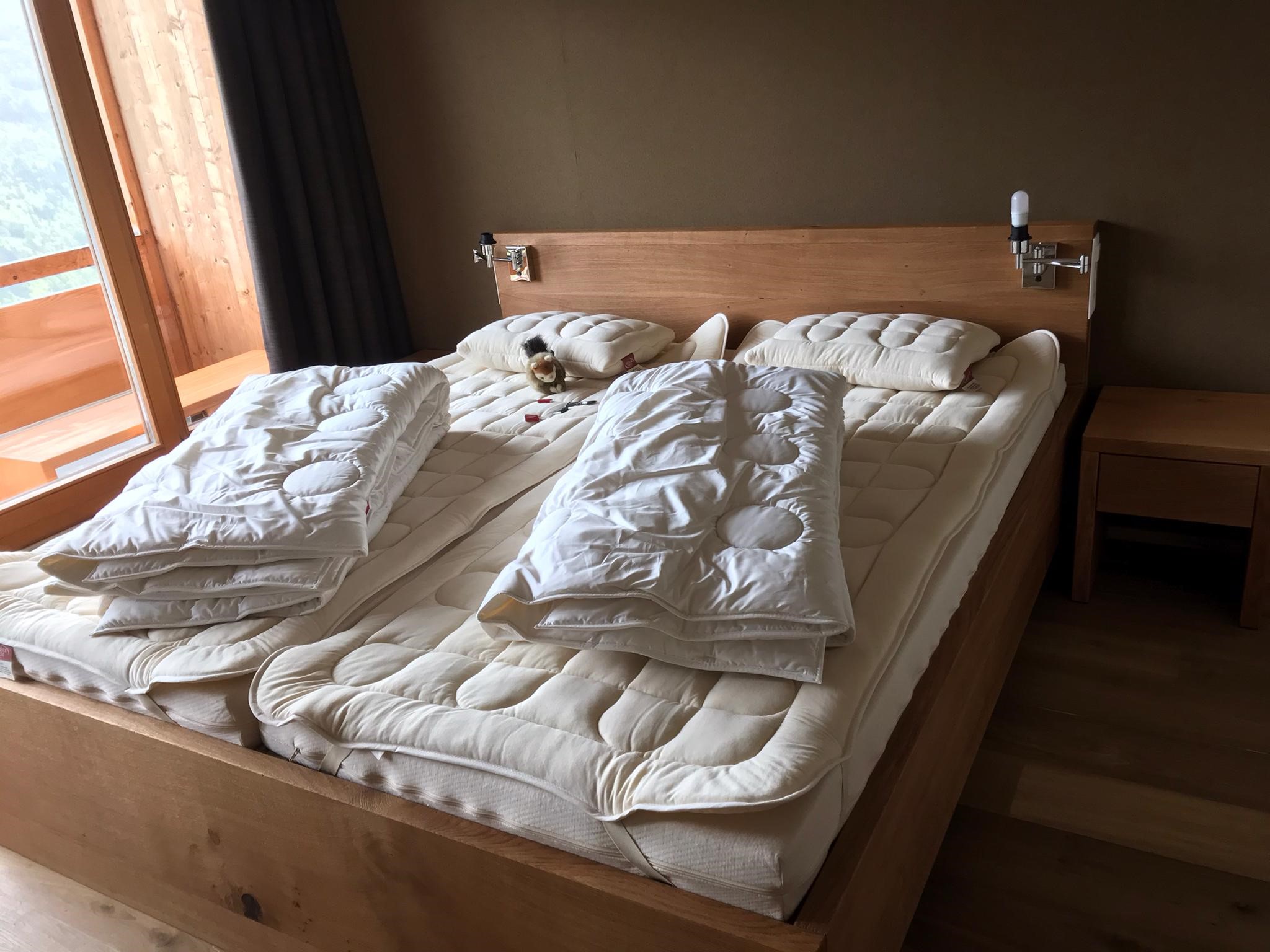 Eiche rustikal mit dem natürlichen Bettinhalt von #hüslernestlungern