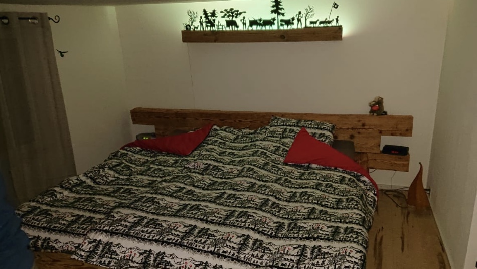 Lungerer Altholz Balken Bett Kissen mit Schaf Wolle gefüllt