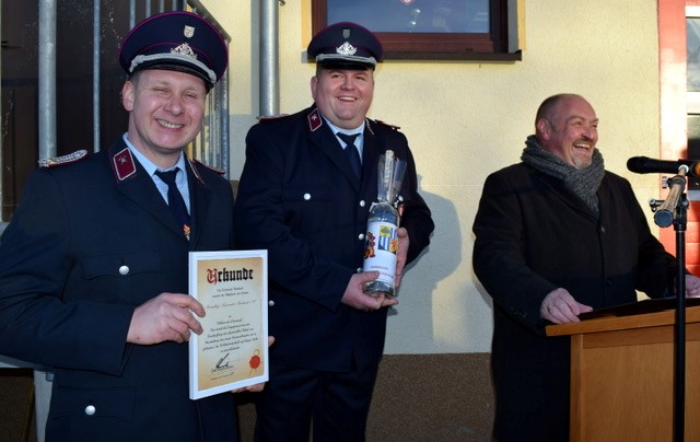 Vorstellung des neuen Löschfahrzeug der Feuerwehr Fambach Herzlich