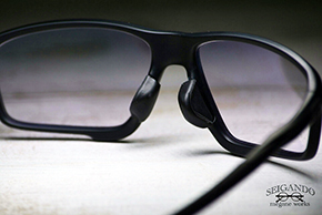 夜間運転に「OAKLEY（オークリー）× TALEX（タレックス）」＆掛け心地