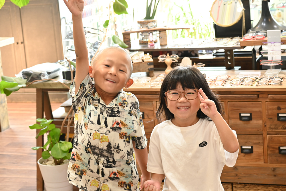【今までよりももっと可愛い弱視治療用めがね】フレーム：omodok little-105M