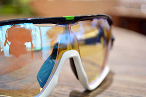 ◎フレーム：OAKLEY／JAW BREAKER　◎レンズ：NXT／調光DAYNITE