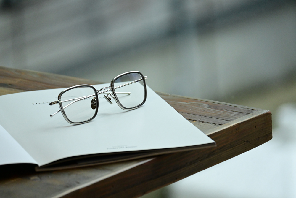 【塾講師がかける塾用メガネ】　フレーム：Mr.gentleman EYEWEAR PATRICK　レンズ：Ito Lens 1.60薄型球面カラーレンズ