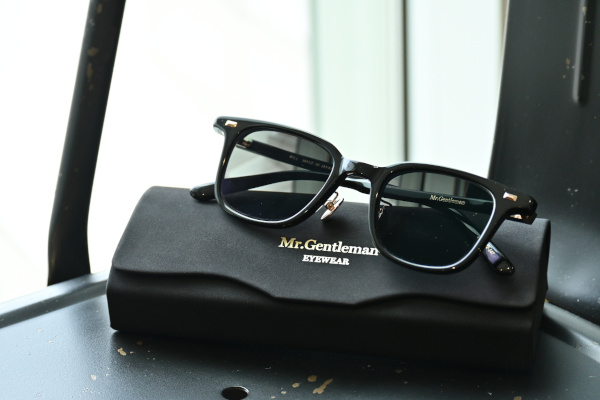 ◎フレーム：Mr.Gentleman EYEWEAR ／WILL　◎レンズ：HOYA／NULUX　WFi1.67 SENSITY DARK GREEN