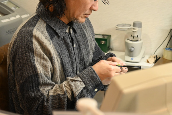 フレーム選びからレンズ選びまでイメージをお客様と共有しながらお作りしました。