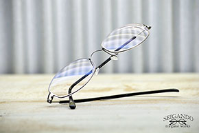 ◎フレーム：LINDBERG／Kella　◎レンズ：Ito Lens／NETSPEC 160