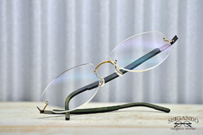 軽さと品質の「LINDBERG（リンドバーグ）」で薄型遠近両用メガネ