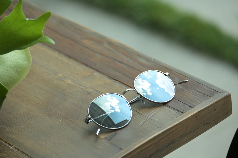 【普段の車の運転で使用する偏光サングラス】フレーム：OLIVER PEOPLES OV1306ST　レンズ：TALEX EASE BLUE Silver Mirror Cort