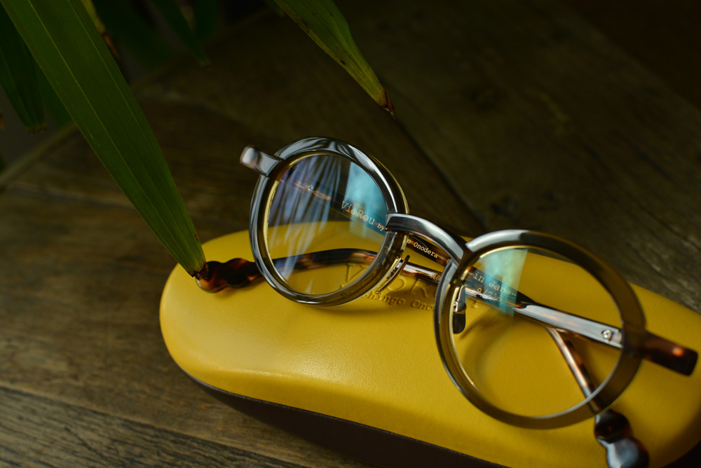 フレーム：VioRou Haru レンズ：Ito Lens アクロライト 1.60  ネッツッペックコート LCカラー 