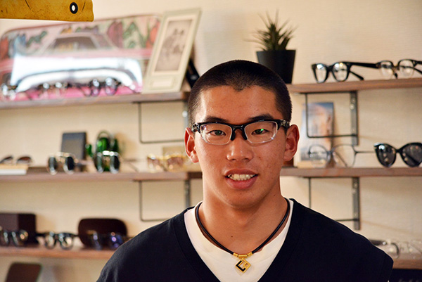 スポーツグラス用の【高カーブレンズ】、プリズム入りも対応可能です