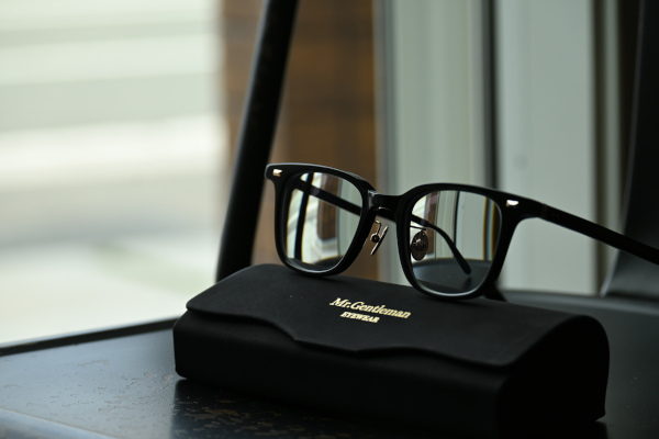 ◎フレーム：Mr.Gentleman EYEWEAR ／WILL　◎レンズ：HOYA／NULUX　WFi1.67 SENSITY DARK GREEN