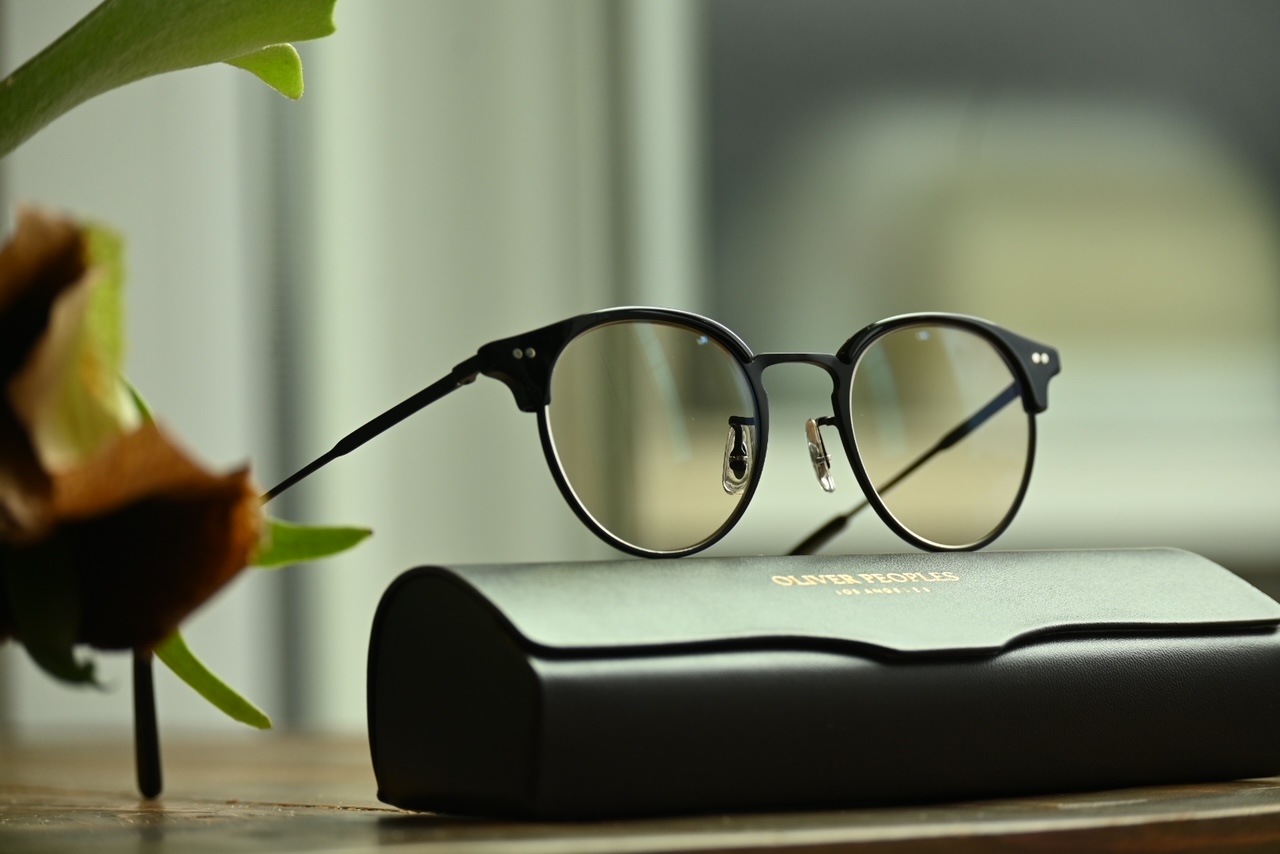 【トラックドライバーの夜間運転用サングラス】フレーム：OLIVER PEOPLES OV5469　レンズ：TALEX MO'EYE BROWN HM Cort