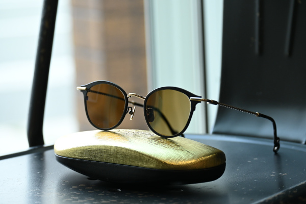 ◎フレーム：VioRou／REINA　◎レンズ：Nikon／LOHAS ７Z 1.60 XTR BROWN
