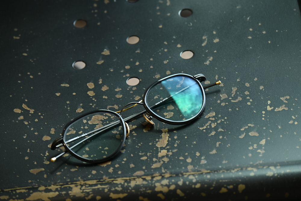 【40代女性がかける白内障術後お洒落な老眼鏡】フレーム：Mr.gentleman EYEWEAR LEONARDO 2　レンズ：HOYA 1.60薄型非球面レンズ HM Cort