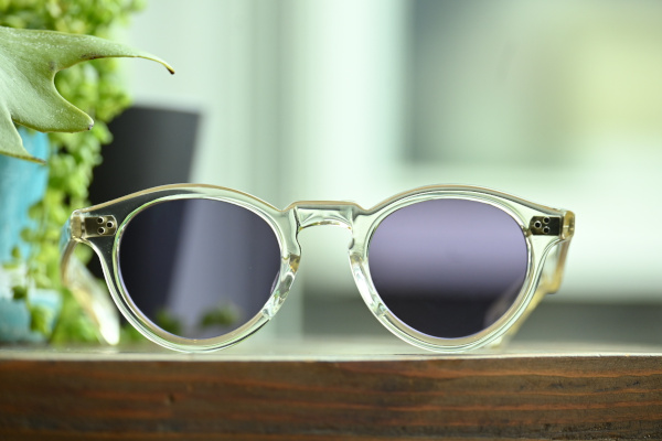 ◎フレーム：EYEVAN / CONNER　◎レンズ：TALEX / AIRY PURPLE