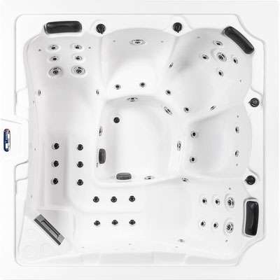 Outdoor Whirlpool mit zwei Liegen