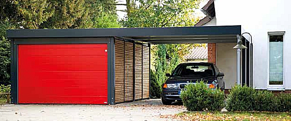 Beispiel-Nr. ST-4   Carport-Garage mit Sektionaltor Sonderfarbe Rot, Wände offene Holzlattung, Stahlpfosten u. Attika RAL 7016 anthrazit